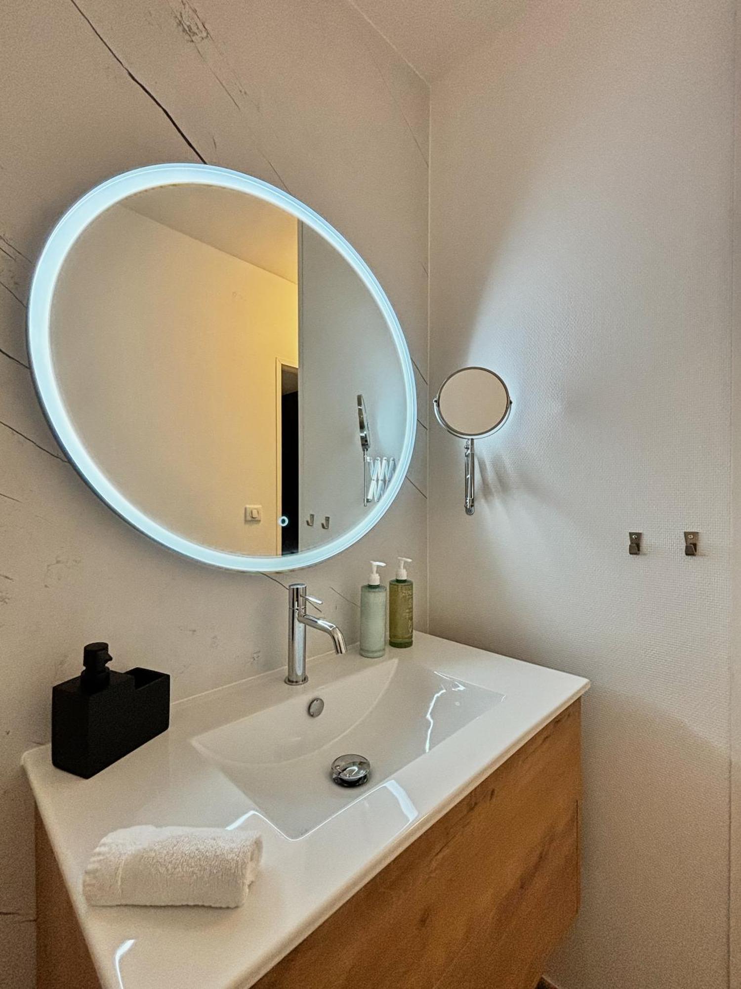 Le Oliva Chez Les M By Primo Conciergerie Apartment Nevers Exterior photo